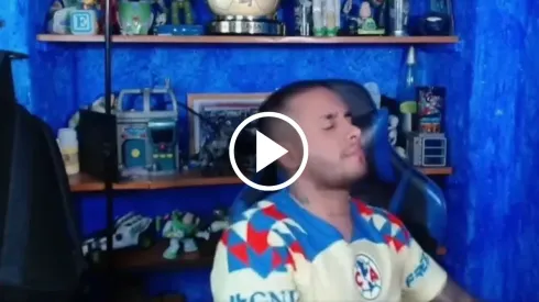 El influencer identificado con América la pasó mal ante Cruz Azul.
