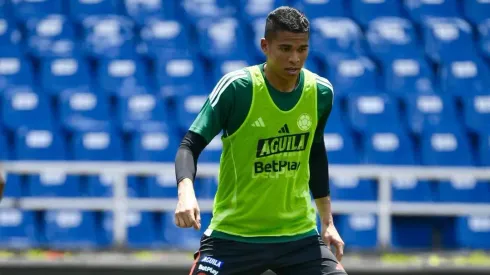 Kevin Mier entrenó con Colombia,.
