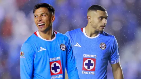 Ángel Sepúlveda y Giorgos Giakoumakis disputarían un lugar por ser el "nueve" titular.
