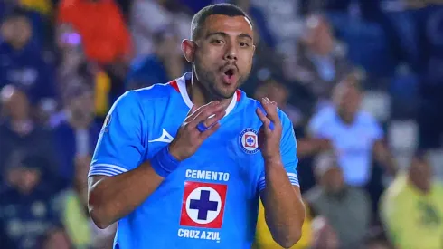 Giorgios Giakoumakis  reveló la broma que le jugó Andrés Gudiño.
