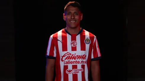 Luis Romo fue presentado oficialmente en Chivas.
