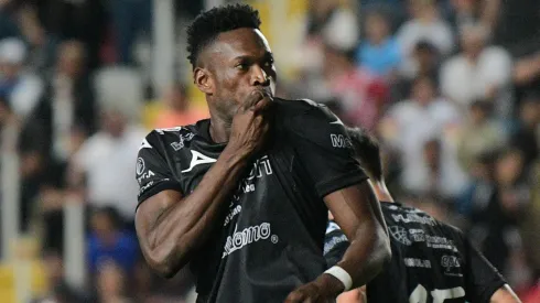 Diber Cambindo volvió a anotar con Necaxa.
