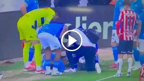 Omar Campos no pudo completar el partido ante Chivas.
