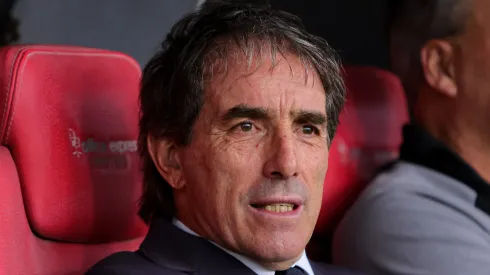 El entrenador uruguayo es el candidato que más gusta en los despachos para hacerse cargo del banquillo de los cementeros.
