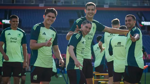Desde Europa podrían llegar dos mexicanos de peso a Cruz Azul.
