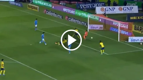 Gol de Lolo Faravelli contra América.

