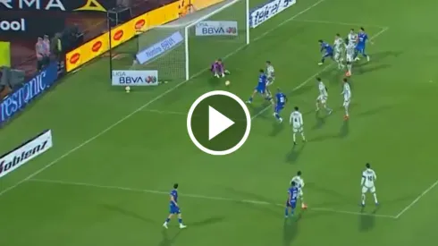 Charly logró marcar el segundo gol del partido.
