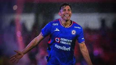 Ángel Sepúlveda levanta la mano en Cruz Azul a base de goles.
