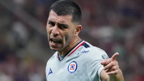 Lira todavía no define su futuro en el conjunto cementero.
