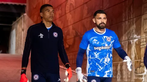 Larcamón pateó el tablero y sorprendió con Gudiño como titular.
