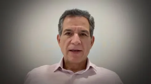 Javier Alarcón se mostró inflexible con Nicolás Larcamón.
