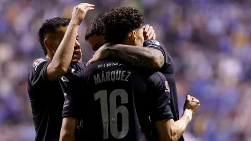 Buen triunfo del cementero que lo devolvió a la cima.
