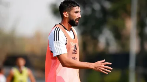 Emiliano Amor puede debutar como titular en Colo Colo.
