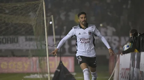 Juan Martín Lucero marca el primero para Colo Colo
