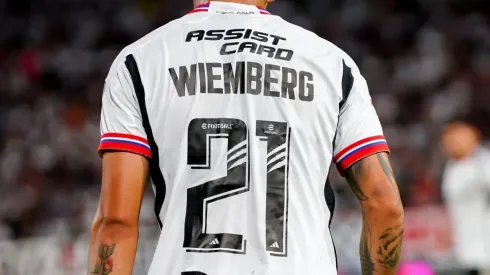 Colo Colo tuvo una exitosa subasta de camisetas
