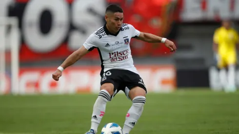 En Racing hablan del futuro de Óscar Opazo
