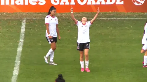 Colo Colo Sub 16 Femenino grita campeón.
