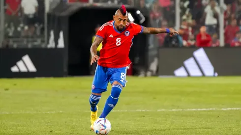 Vidal asoma como titular en el once de Chile que enfrentará a Bolivia.
