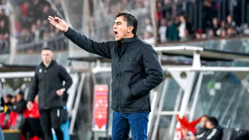 Gustavo Quinteros sigue angustiado en Colo Colo.
