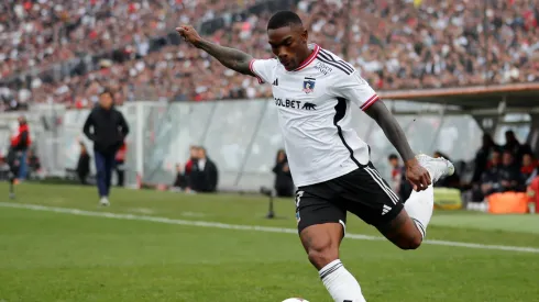 Fabián Castillo volvió a la titularidad en Colo Colo.
