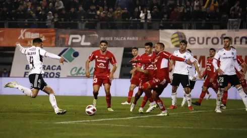 Poli defiende a Colo Colo y lo postula como campeón del fútbol chileno.
