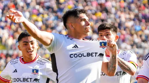 Gustavo Quinteros llena de elogios a Carlos Palacios y sueña con su continuidad en Colo Colo.
