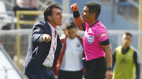 El juez del Colo Colo vs UC. Crédito: Photosport
