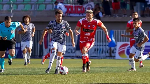 Colo Colo recibe a Copiapó en el Monumental.
