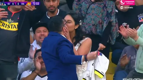 Los novios que festejaron a concho la goleada de Colo Colo