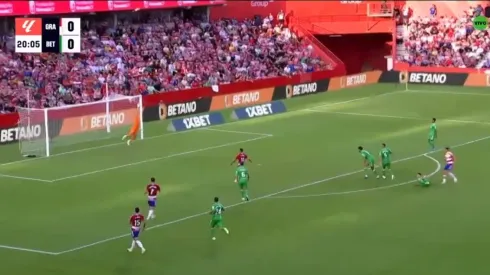 Claudio Bravo en el Real Betis. Crédito: pantallazo.
