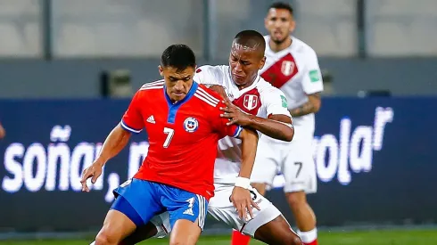 Chile recibe a Perú en el Monumental.
