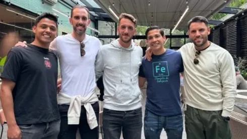 Matías Fernández junto a sus amigos. Crédito: Instagram.
