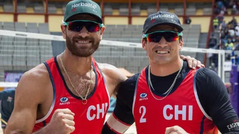 Los Primos Grimalt compiten en los cuartos de final del vóleibol playa.
