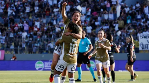 Colo Colo Femenino festeja un nuevo título nacional.
