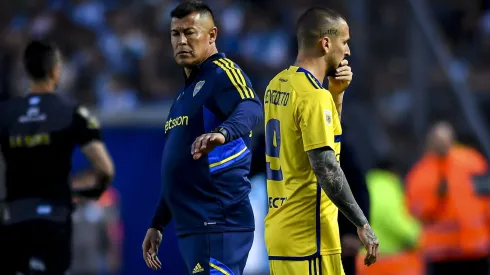 AVELLANEDA, ARGENTINA – OCTOBER 24: Dario Benedetto of Boca Juniors walks by Jorge Almiron after being injured during a match between Racing Club and Boca Juniors as part of Group B of Copa de la Liga Profesional 2023 at  at Presidente Peron Stadium on October 24, 2023 in Avellaneda, Argentina. (Photo by Marcelo Endelli/Getty Images)
