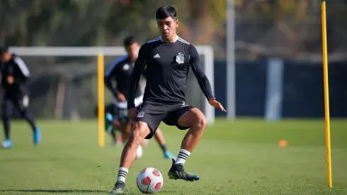 Diego Ulloa parte a préstamo de Colo Colo a Unión La Calera.
