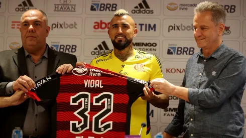 Arturo Vidal presentado en el Flamengo
