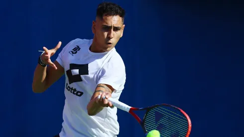 Alejandro Tabilo abre la serie vs Juan Pablo Varillas en la Copa Davis.
