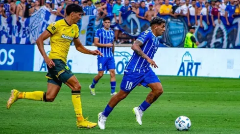 Hernán López Muñoz abandona lesionado y llorando en Godoy Cruz.
