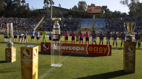 Futbol, Colo Colo vs Magallanes.<br />
Supercopa 2023.<br />
Los trofeos de la Copa Chile, Supercopa y Campeonato Nacional son exibidos antes del partido de la Supercopa entre Colo Colo y Magallanes disputado en le estadio Sausalito de Vina del Mar, Chile.<br />
15/01/2023<br />
Andres Pina/Photosport
Football, Colo Colo vs Magallanes.<br />
2023 Supercopa match.<br />
The Copa Chie, Supercopa and National Championship trophies are displayed prior to the Supercopa match between Colo Colo and Magallanes held at the Sausalito stadium in Vina del Mar, Chile.<br />
15/01/2023<br />
Andres Pina/Photosport
