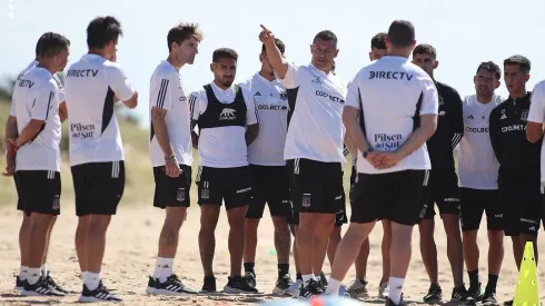 Jorge Almirón en los entrenamientos con el plantel en Uruguay
