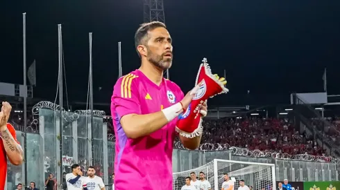 Claudio Bravo abre la puerta al retiro.
