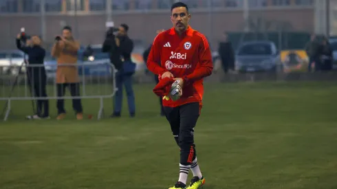 Claudio Bravo asoma como titular en la Roja.
