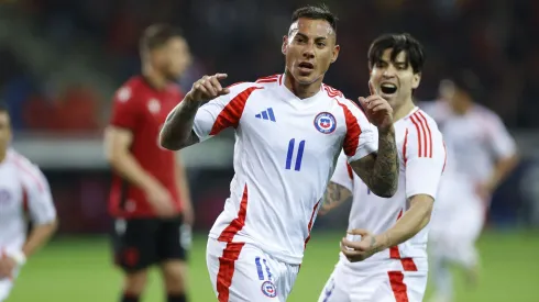 Eduardo Vargas marca el 1 a 0 para la Roja ante Albania.
