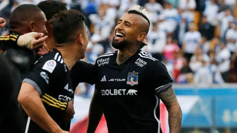 Vidal anota vía penal y pone nuevamente en ventaja a Colo Colo