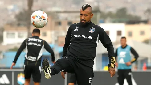 Arturo Vidal es todo un rockstar en Lima
