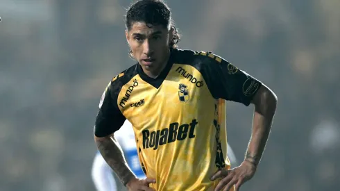 Luciano Cabral se aleja de Colo Colo.
