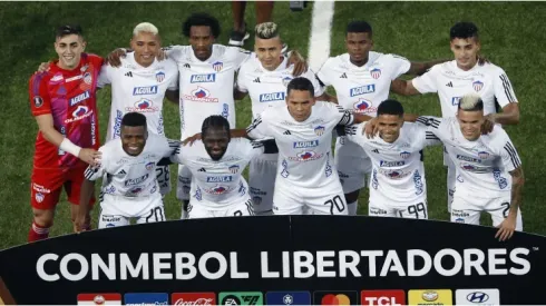 Junior muy cerca de cerrar dos refuerzos