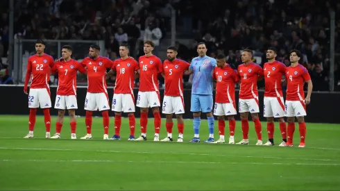 La Selección Chilena salta a la cancha.
