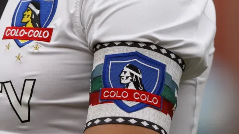 Colo Colo usará especial jineta de capitán vs Universitario.
